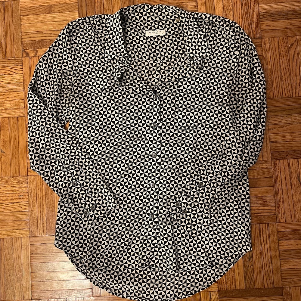 Equipment silk button down in size Small